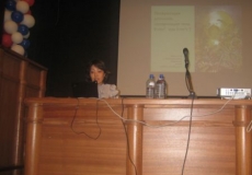 Макина С.К проводит семинар для врачей. Г Москва 2011г.